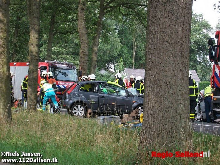 Bestuurder overleden na ongeval in Dalfsen (update) - Foto: Niels Jansen