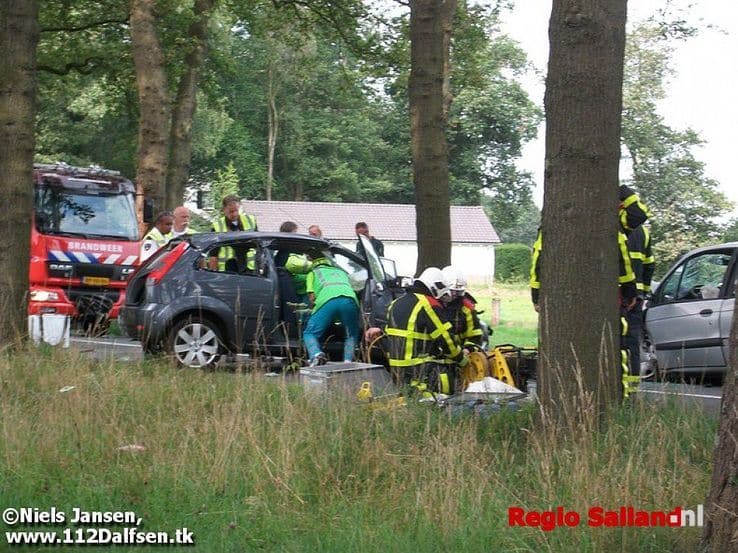 Bestuurder overleden na ongeval in Dalfsen (update) - Foto: Niels Jansen