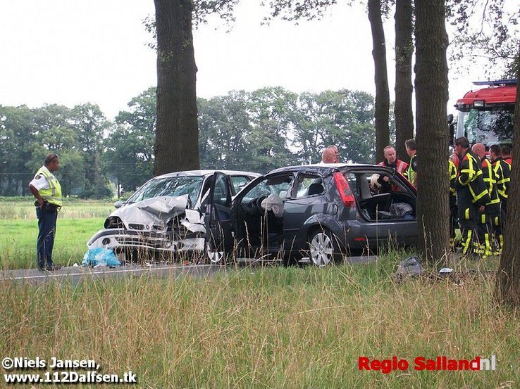 Bestuurder overleden na ongeval in Dalfsen (update) - Foto: Niels Jansen