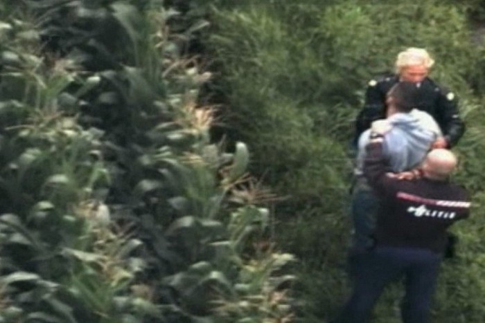 Politieheli ingezet bij aanhouding in maïsveld bij Dalfsen - Foto: Unit Luchtvaartpolitie