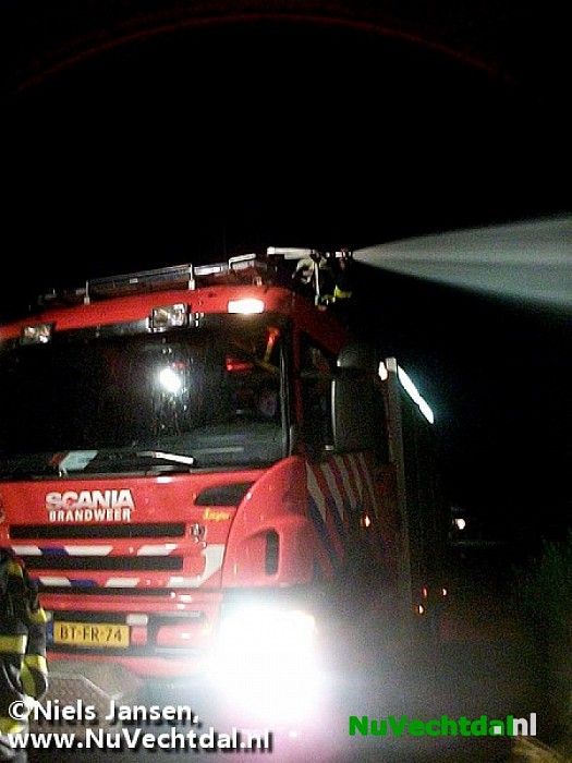 Buitenbrand bij boerderij Slennebroekerweg Dalfsen - Foto: Niels Jansen
