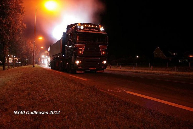 Beelden aanleg nieuw asfalt N340 bij Oudleusen - Foto: Reinier van Assen