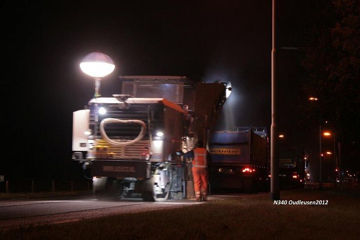 Beelden aanleg nieuw asfalt N340 bij Oudleusen - Foto: Reinier van Assen