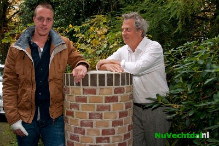 Burgemeester Noten krijgt insectentoren in achtertuin - Foto: Gemeente Dalfsen