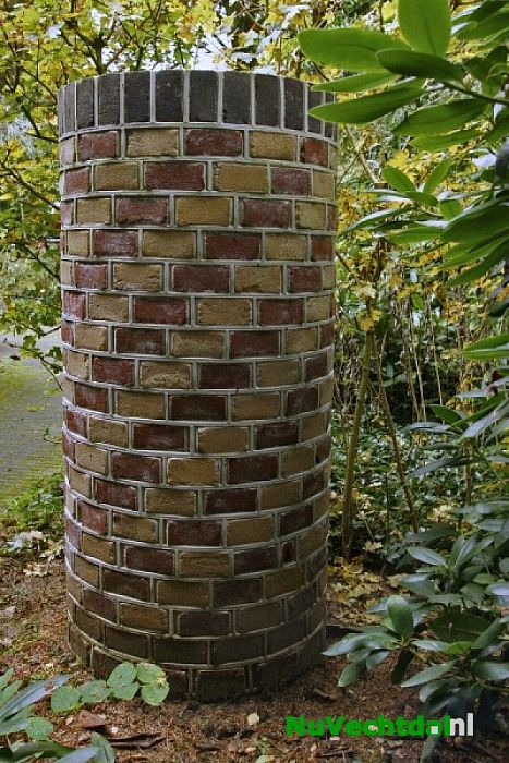 Burgemeester Noten krijgt insectentoren in achtertuin - Foto: Gemeente Dalfsen