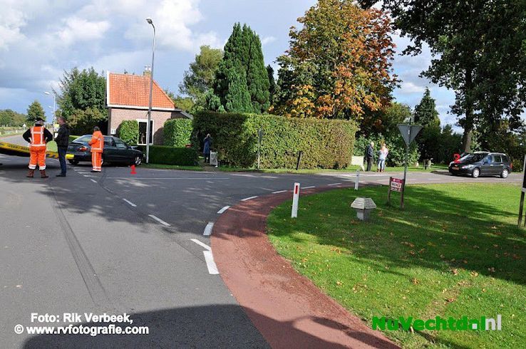 Geen gewonden bij flinke aanrijding te Ommen - Foto: Rik Verbeek