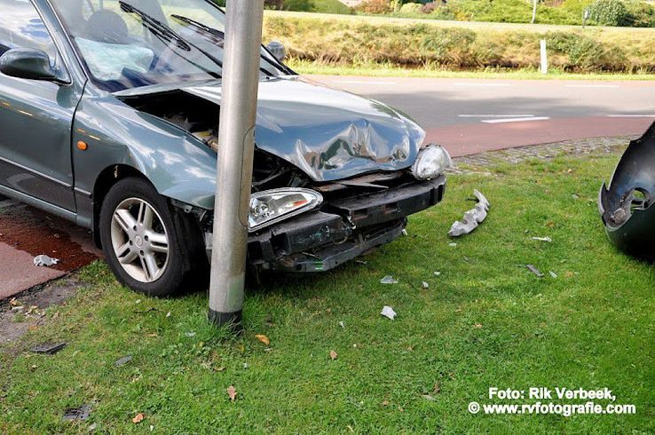 Geen gewonden bij flinke aanrijding te Ommen - Foto: Rik Verbeek