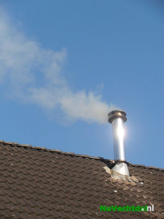 Schoorsteenbrand Putter Ommen snel gedoofd - Foto: Rik Verbeek