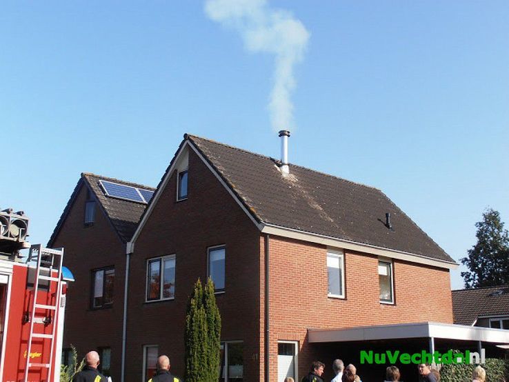 Schoorsteenbrand Putter Ommen snel gedoofd - Foto: Rik Verbeek