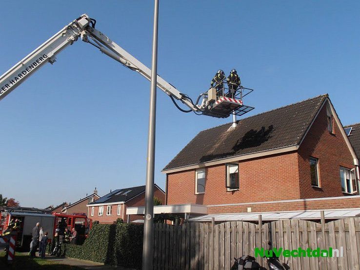 Schoorsteenbrand Putter Ommen snel gedoofd - Foto: Rik Verbeek