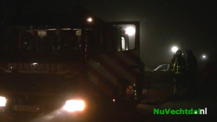Brandende kliko aan de Schoutlaan te Dalfsen - Foto: Niels Jansen