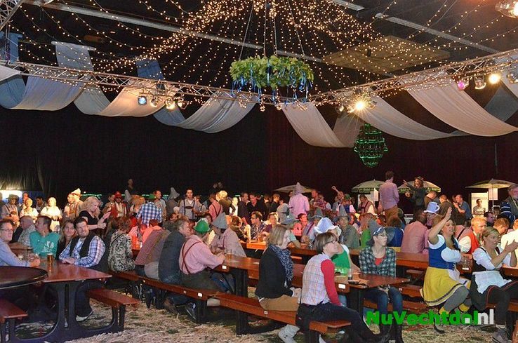 Oktoberfest de Trefkoele Dalfsen meer dan geslaagd - Foto: Johan Bokma