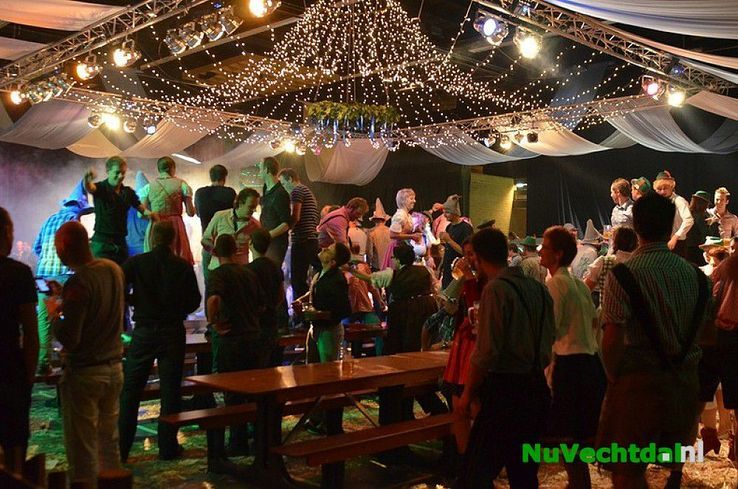 Oktoberfest de Trefkoele Dalfsen meer dan geslaagd - Foto: Johan Bokma