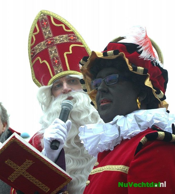 Sint Nicolaas zet ook voet aan Dalfser kade - Foto: Johan Bokma