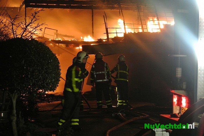 Oorzaak zeer grote brand Engellandweg lijkt bekend - Foto: Niels Jansen