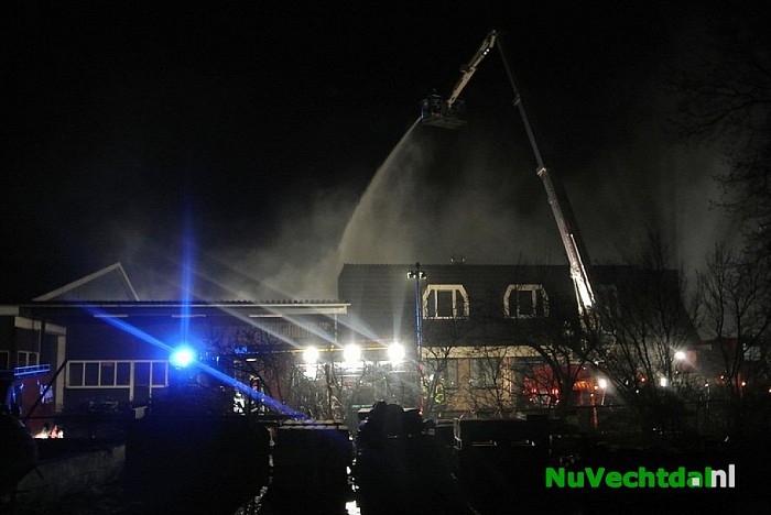 Oorzaak zeer grote brand Engellandweg lijkt bekend - Foto: Niels Jansen