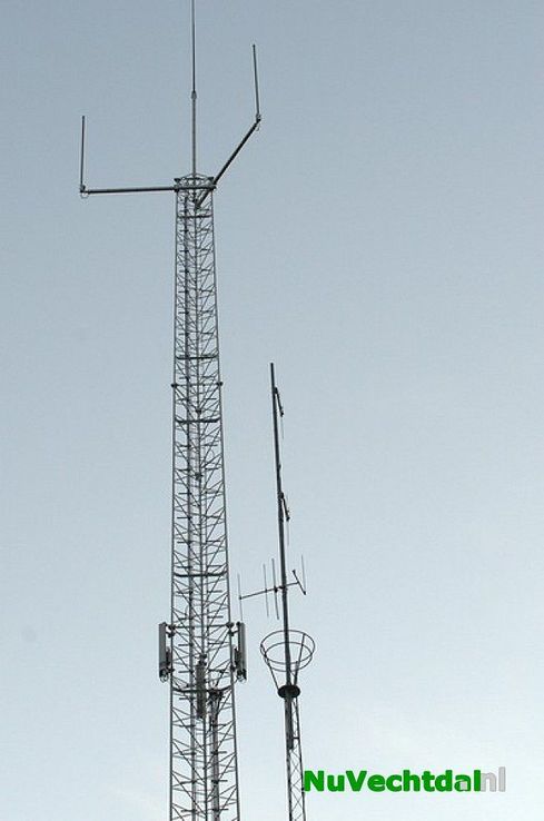 Mast Vechtdal FM verplaatst van Dalfsen naar Oudleusen - Foto: Johan Bokma