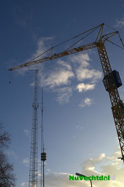 Mast Vechtdal FM verplaatst van Dalfsen naar Oudleusen - Foto: Johan Bokma