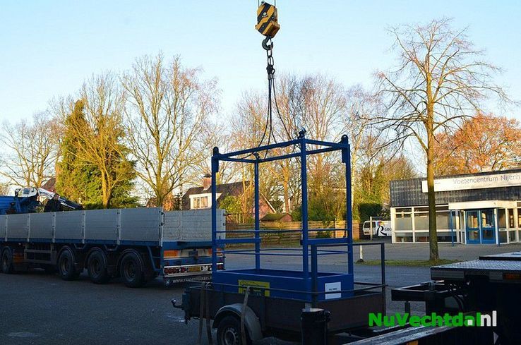 Mast Vechtdal FM verplaatst van Dalfsen naar Oudleusen - Foto: Johan Bokma