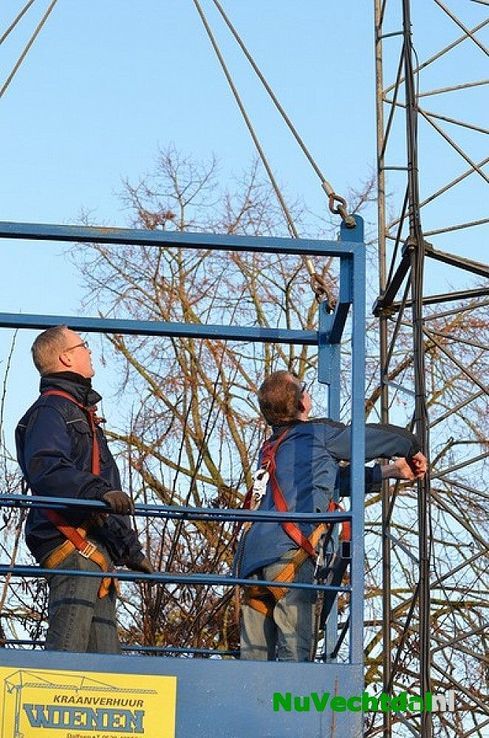 Mast Vechtdal FM verplaatst van Dalfsen naar Oudleusen - Foto: Johan Bokma