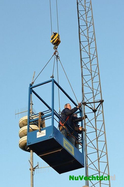 Mast Vechtdal FM verplaatst van Dalfsen naar Oudleusen - Foto: Johan Bokma
