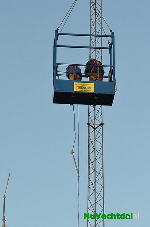 Mast Vechtdal FM verplaatst van Dalfsen naar Oudleusen - Foto: Johan Bokma