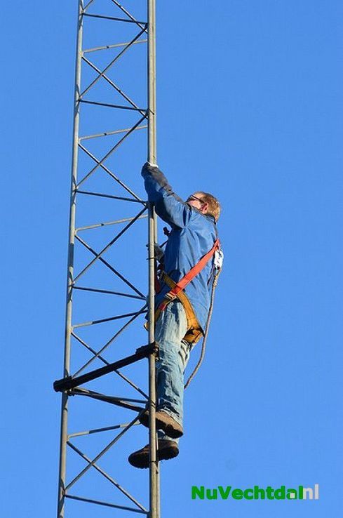 Mast Vechtdal FM verplaatst van Dalfsen naar Oudleusen - Foto: Johan Bokma