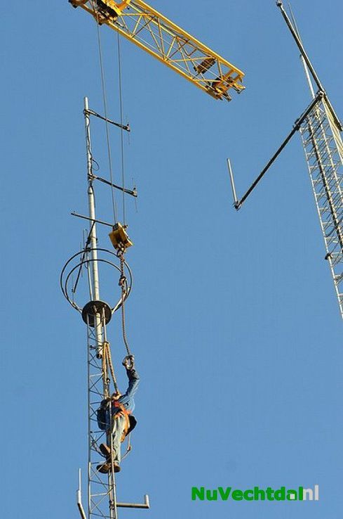 Mast Vechtdal FM verplaatst van Dalfsen naar Oudleusen - Foto: Johan Bokma