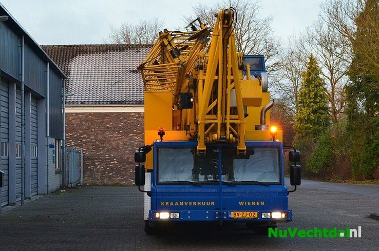 Mast Vechtdal FM verplaatst van Dalfsen naar Oudleusen - Foto: Johan Bokma