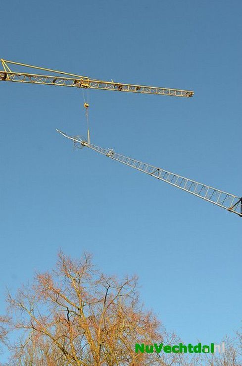 Mast Vechtdal FM verplaatst van Dalfsen naar Oudleusen - Foto: Johan Bokma