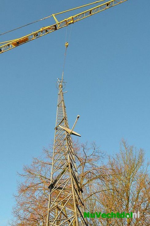 Mast Vechtdal FM verplaatst van Dalfsen naar Oudleusen - Foto: Johan Bokma