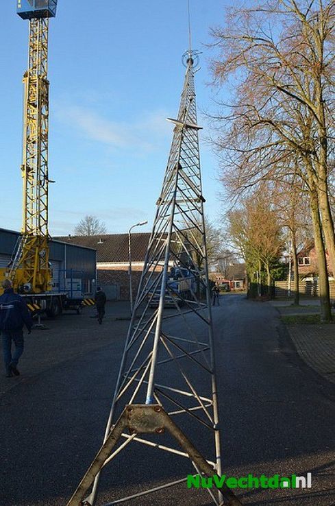 Mast Vechtdal FM verplaatst van Dalfsen naar Oudleusen - Foto: Johan Bokma