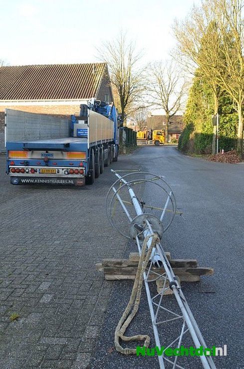 Mast Vechtdal FM verplaatst van Dalfsen naar Oudleusen - Foto: Johan Bokma