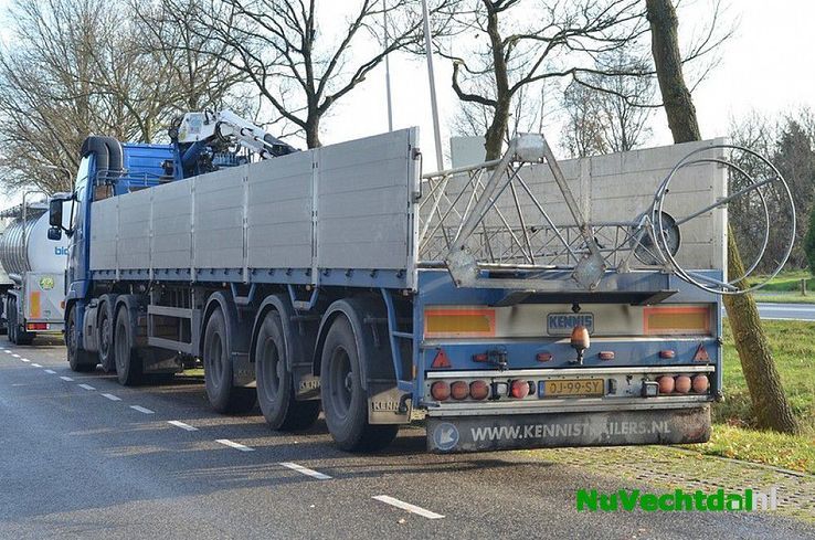 Mast Vechtdal FM verplaatst van Dalfsen naar Oudleusen - Foto: Johan Bokma
