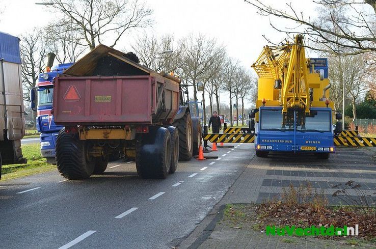 Mast Vechtdal FM verplaatst van Dalfsen naar Oudleusen - Foto: Johan Bokma