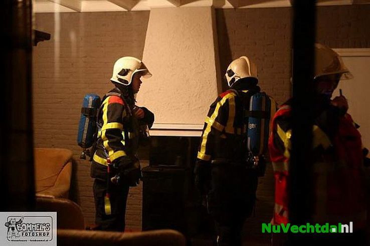 Foto’s: schoorsteenbrand Oude Vechtsteeg Dalfsen - Foto: Marcel van Saltbommel