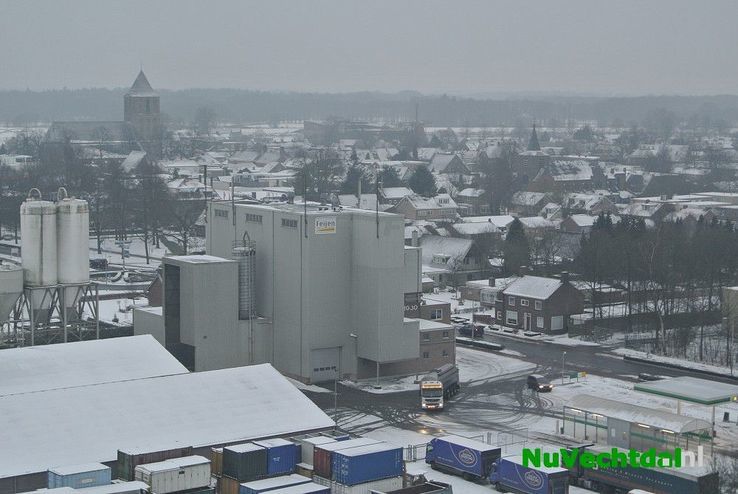 Video: Dalfsen in de sneeuw vanaf 42 meter hoogte - Foto: Niels Jansen