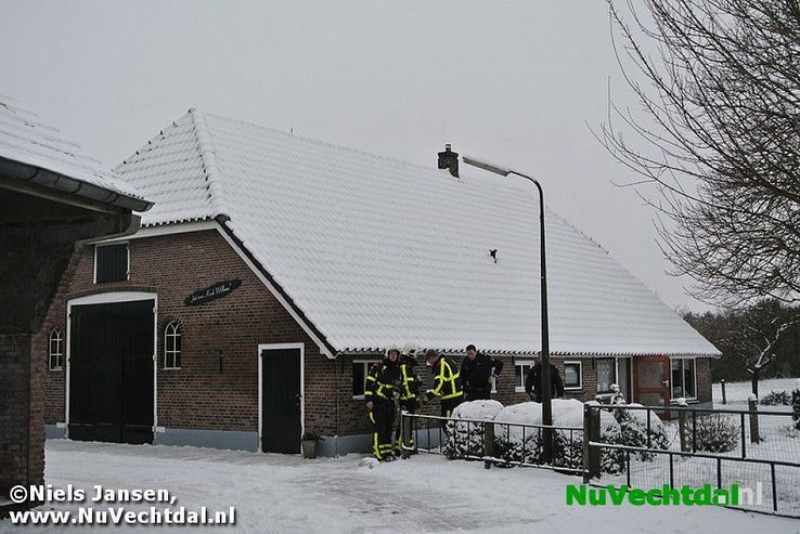 Schoorsteenbrand Engellandweg bij Dalfsen - Foto: Niels Jansen