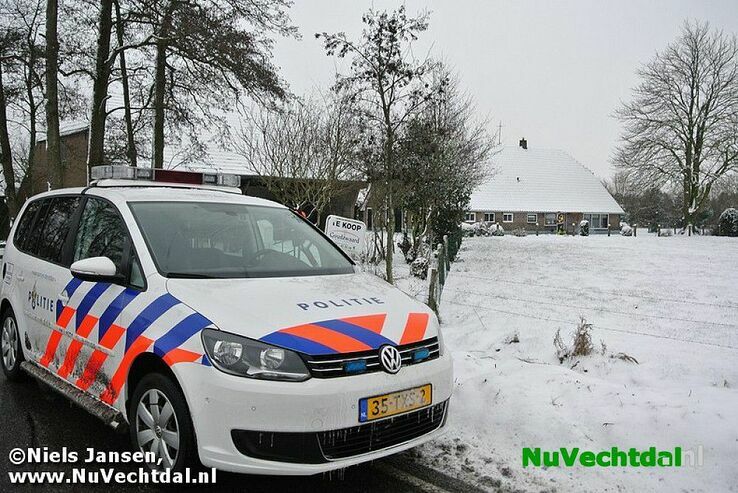 Schoorsteenbrand Engellandweg bij Dalfsen - Foto: Niels Jansen