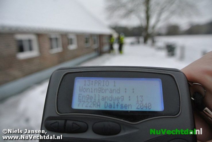 Schoorsteenbrand Engellandweg bij Dalfsen - Foto: Niels Jansen