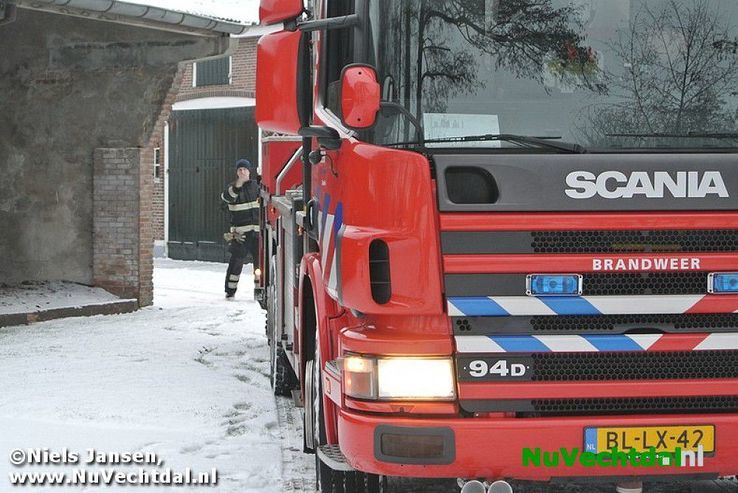 Schoorsteenbrand Engellandweg bij Dalfsen - Foto: Niels Jansen