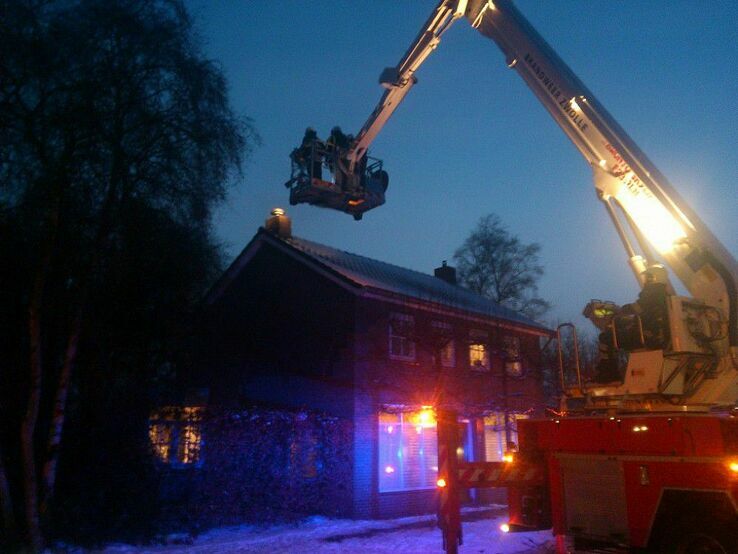 Brandweer weet woning te sparen bij schoorsteenbrand - Foto: Robert Bril
