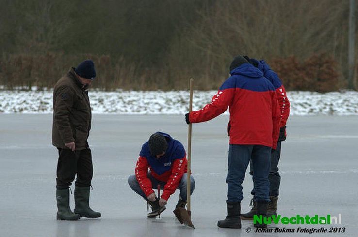 IJsbaan Stokvisdennen Dalfsen zondag geopend! - Foto: Johan Bokma