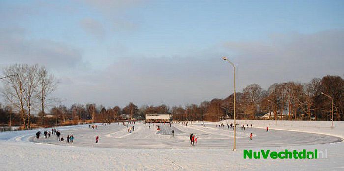IJsbaan Stokvisdennen Dalfsen zondag geopend! - Foto: Johan Bokma