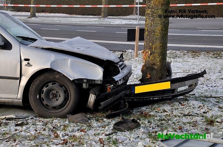 Crash op de N377 bij balkbrug loopt redelijk goed af - Foto: Rik Verbeek