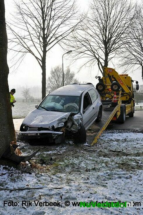 Crash op de N377 bij balkbrug loopt redelijk goed af - Foto: Rik Verbeek