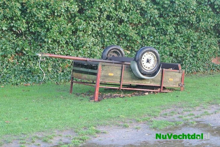 Op diverse plekken schade na oud en nieuw in Dalfsen - Foto: Niels Jansen