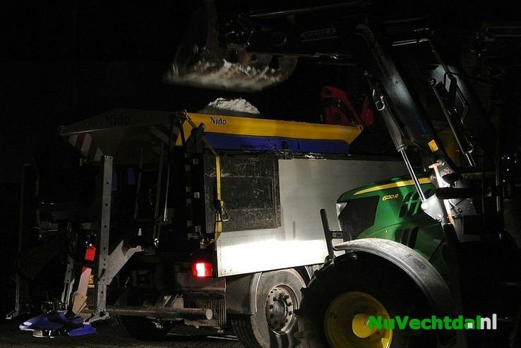 Strooiploeg Dalfsen weer in actie tijdens vorst - Foto: Niels Jansen
