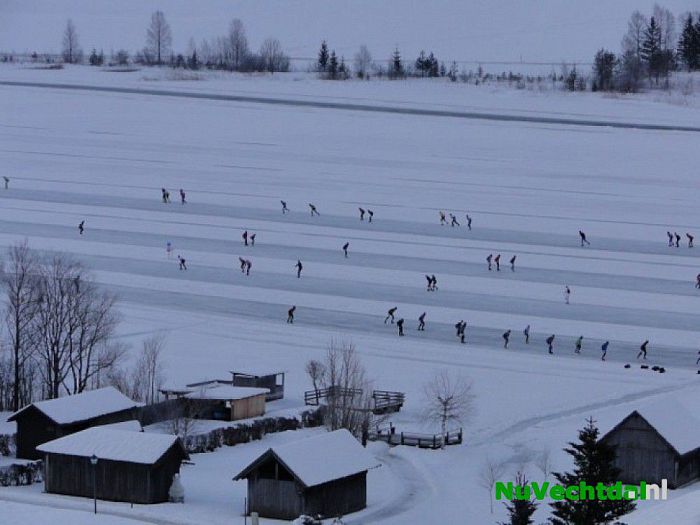 Dalfsenaren schaatsen 200 km op Weissensee - Foto: Vechtdal Centraal