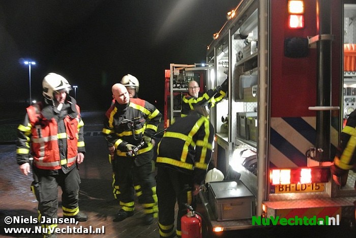 Vrachtwagen in brand bij Station in Dalfsen - Foto: Niels Jansen
